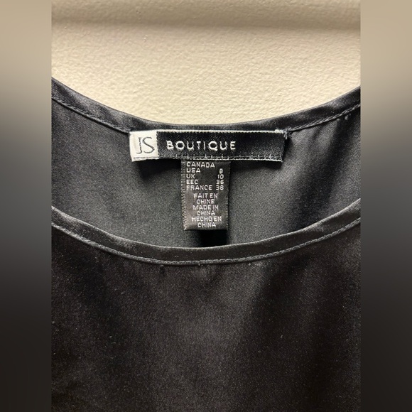 Woman’s Shirt - Picture 2 of 4